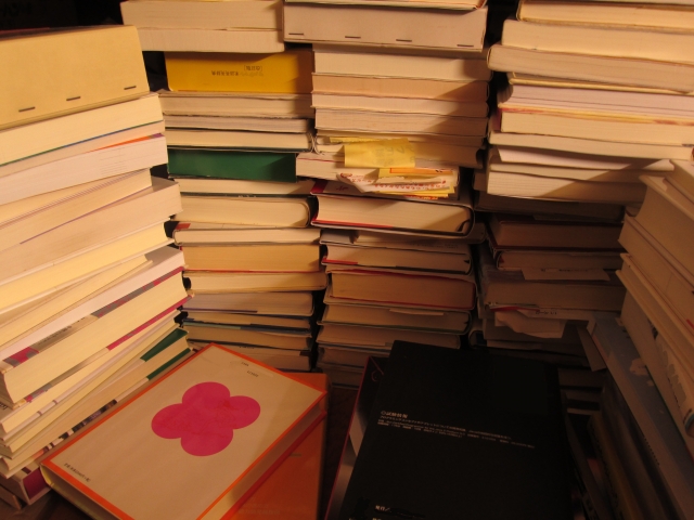 大量の本を本棚に２倍収められるアイデア収納術を整理のプロが伝授